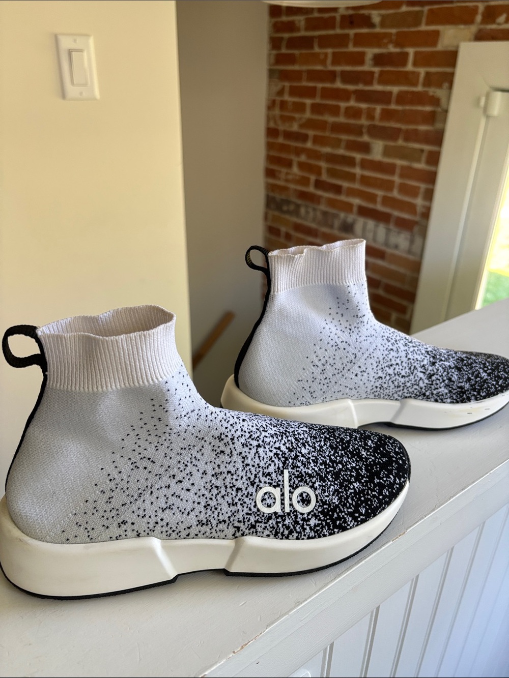 Alo Velocity Knit Sneakers View 4